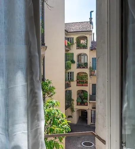 La Tana Di Lisa Apartmán *